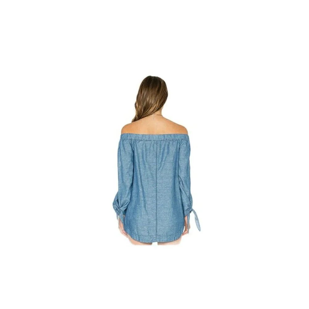 FREE PEOPLE Show Some Shoulder in Chambray Blouse - Picture 4 of 12